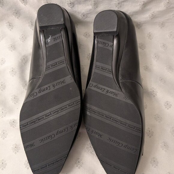 New! 9.5 Wide Fit Mark Lemp Black Pumps 1" Heel Buckle Detailing - Picture 3 of 4